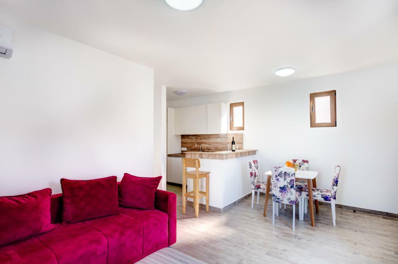 Mima Apartments Sveti Stefan Eksteriør billede
