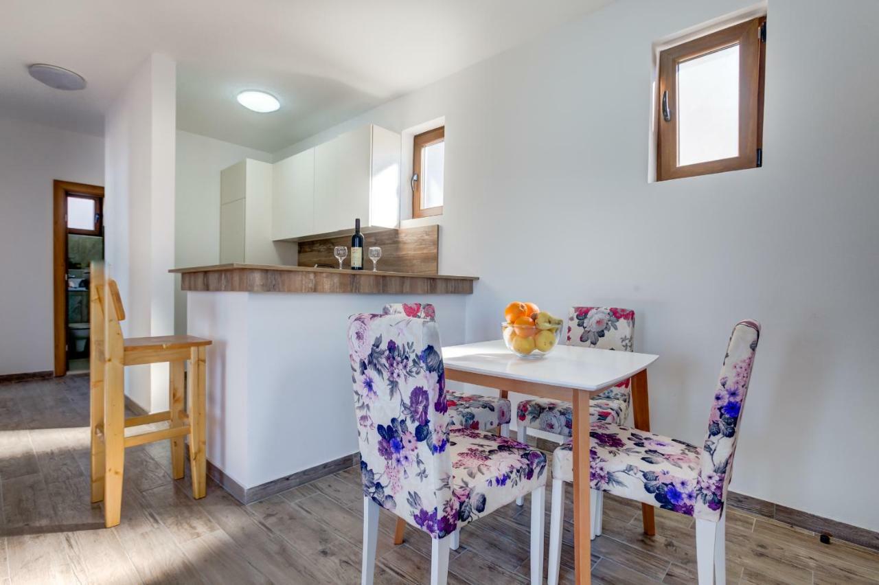 Mima Apartments Sveti Stefan Eksteriør billede